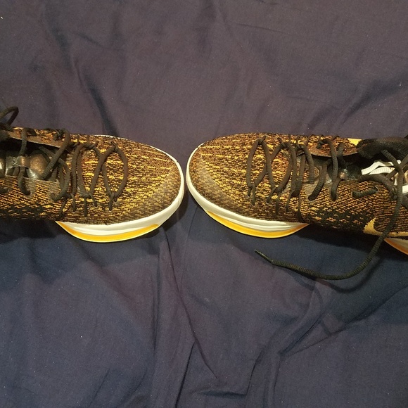 Kevin Durant sneakers size 8.5 - Picture 3 of 3